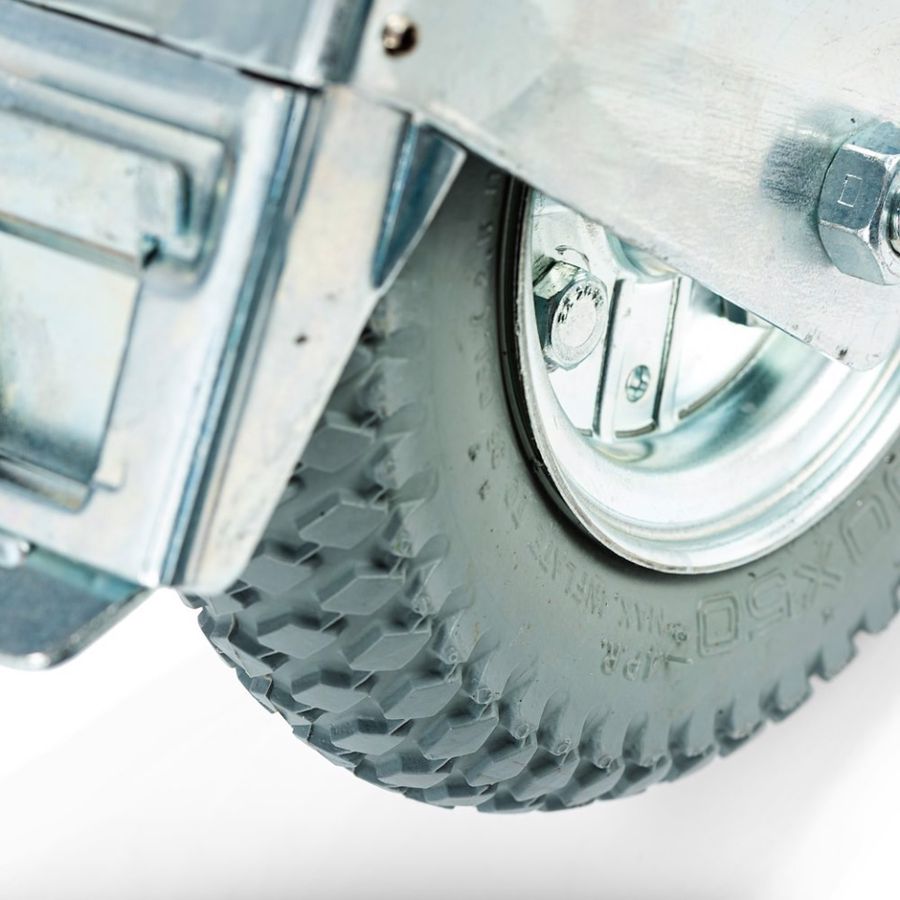 Avenger Wheel Set 200mm w/Brakes