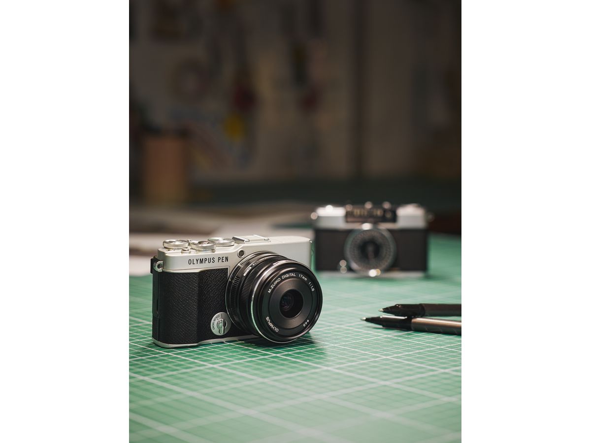 Olympus E-P7 Pancake Zoom Kit silver/blk