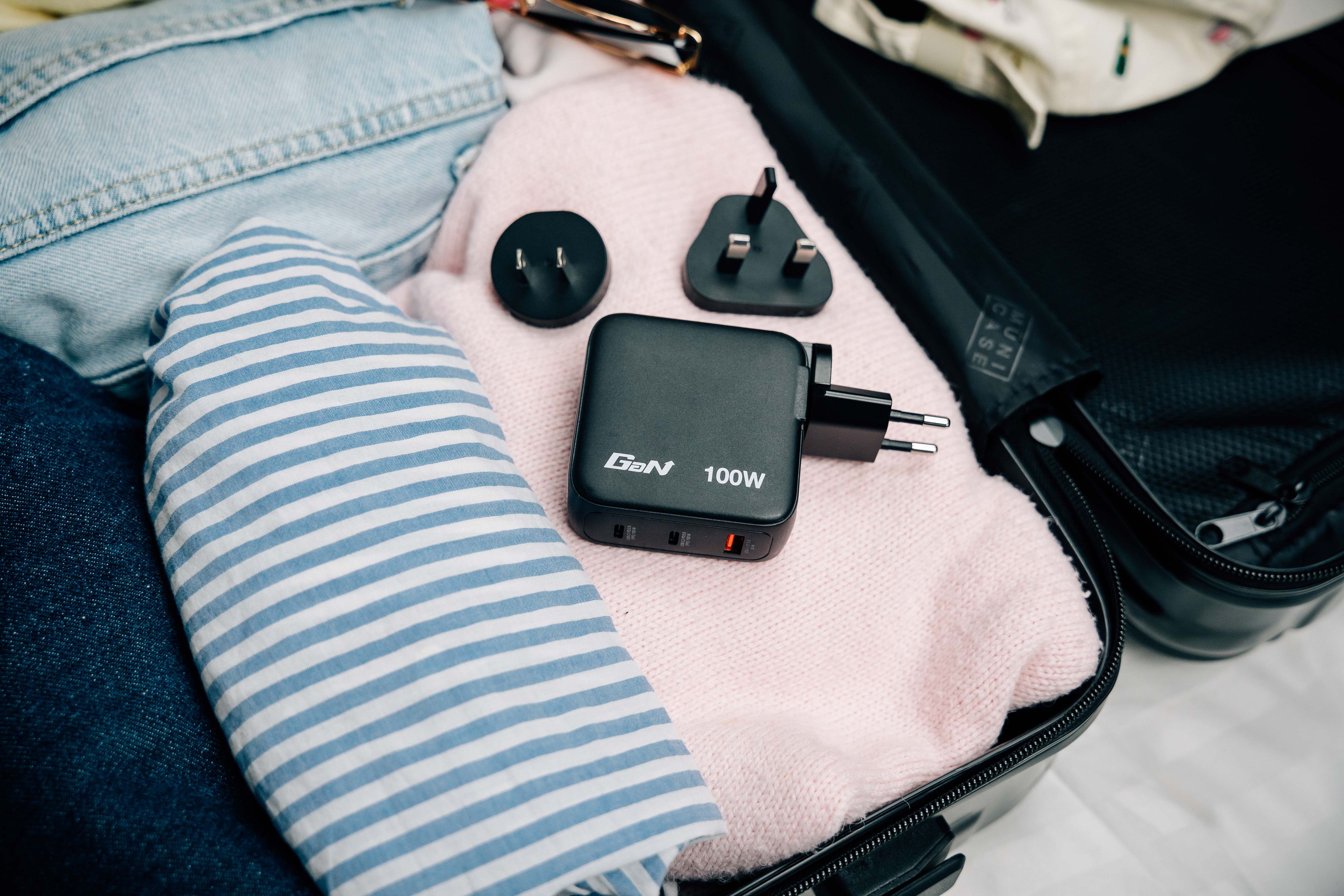 Verbatim Mini GaN Charger 100W Display