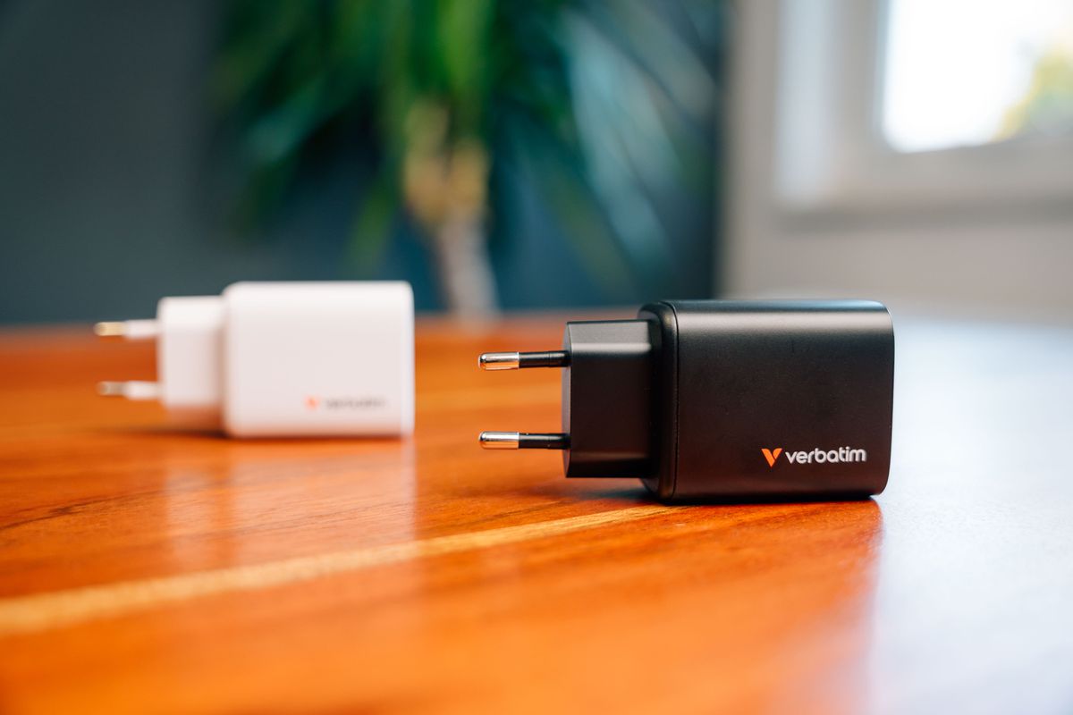 Verbatim GaN 3 Port Charger 65W White