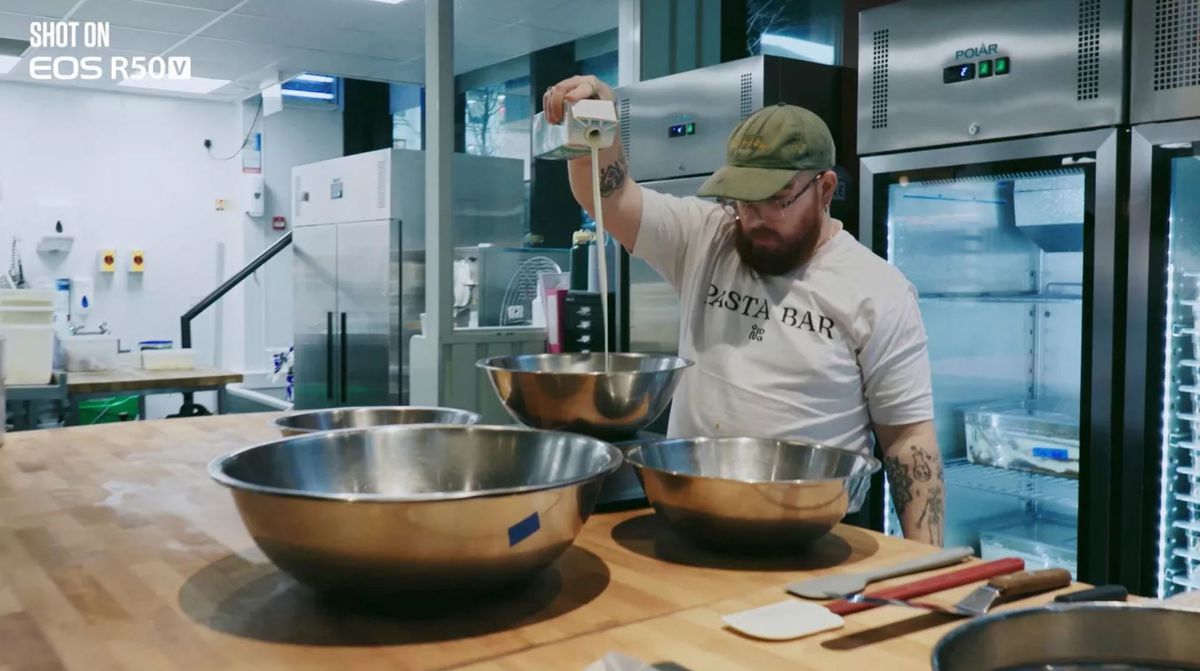 Canon EOS R50 V + RF-S 14-30mm Kit