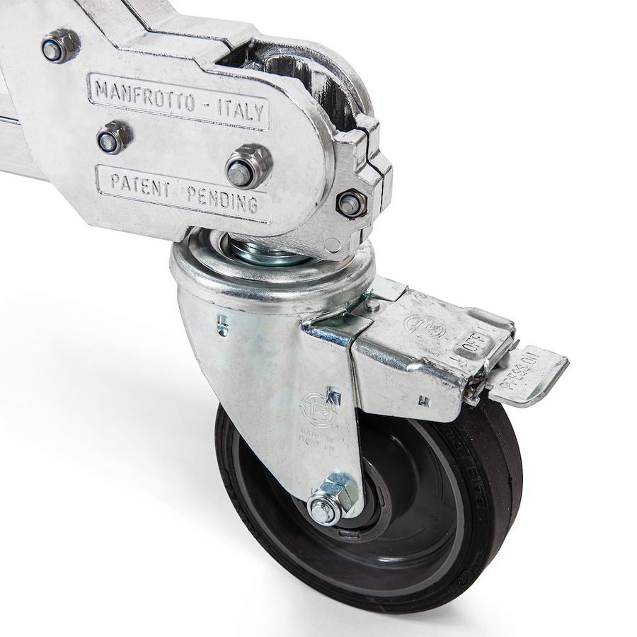 Avenger Strato Safe 4 R w/Hard Wheels