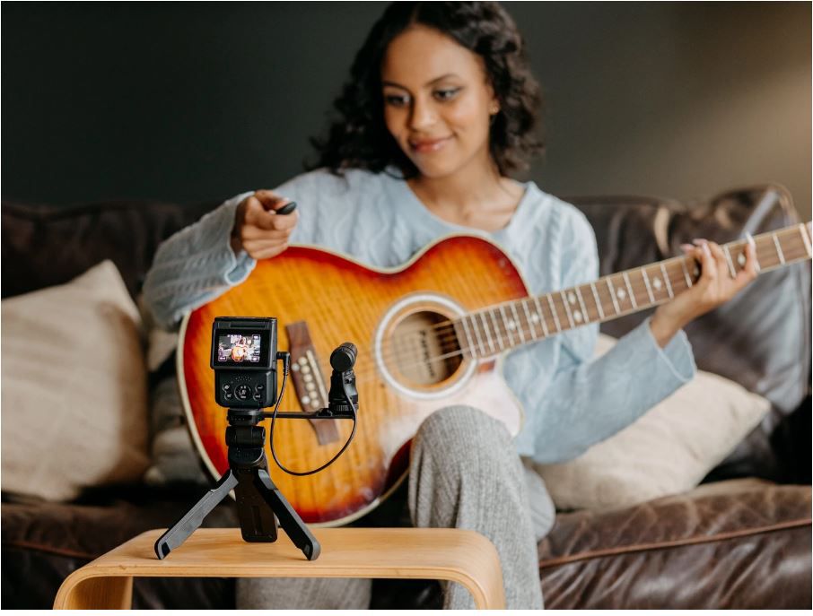 Canon Powershot V10 Start Kit Schwarz