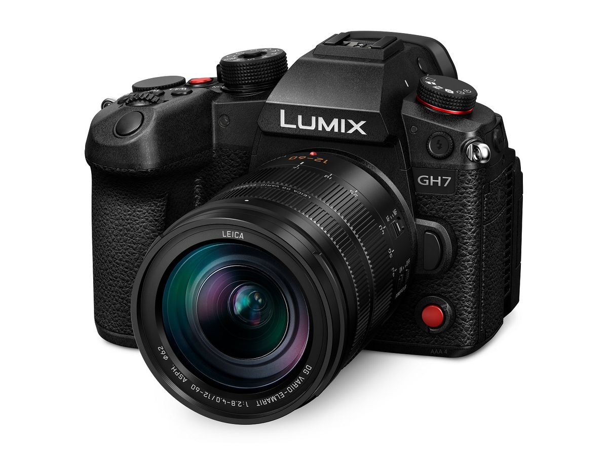 Panasonic GH7 Body + H-ES12060E (LEICA)