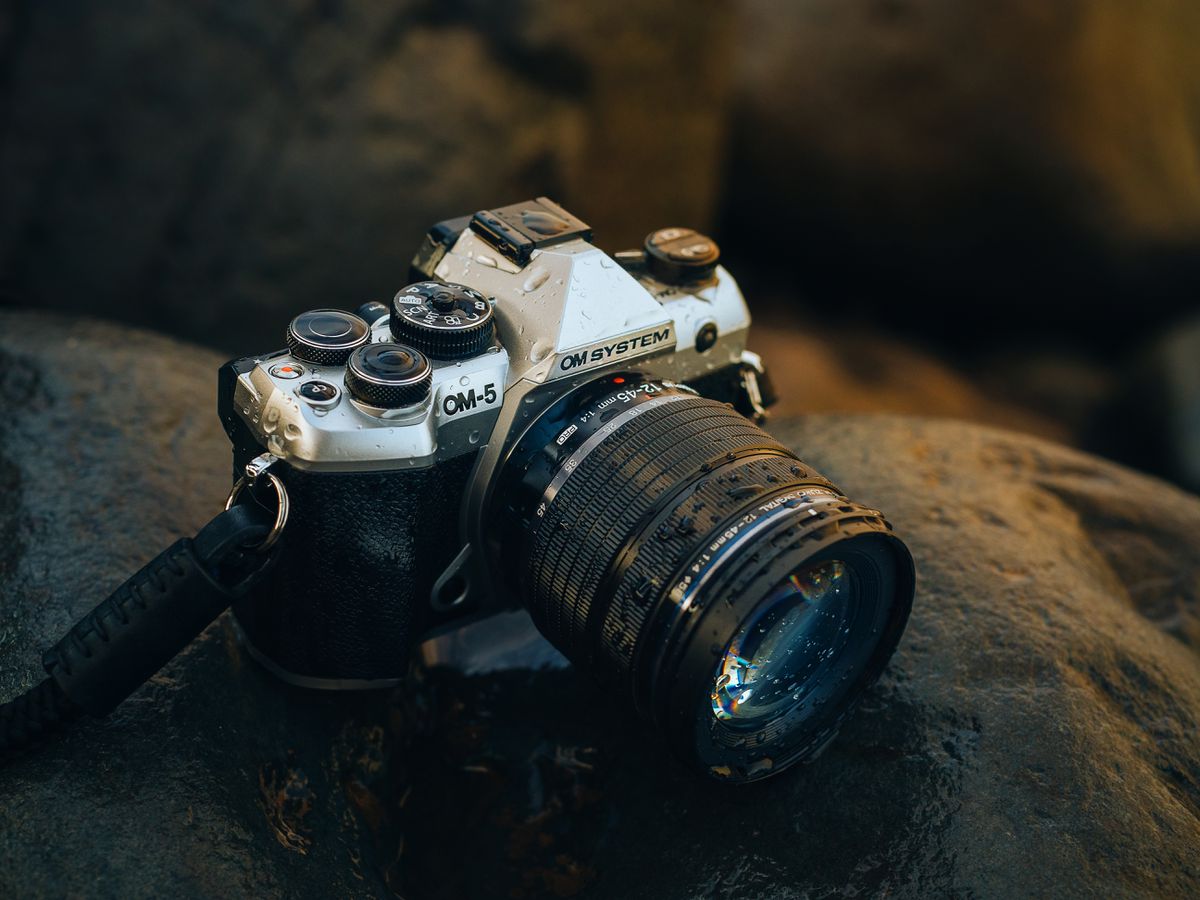 OM System OM-5 Mark II silver 12-45mm